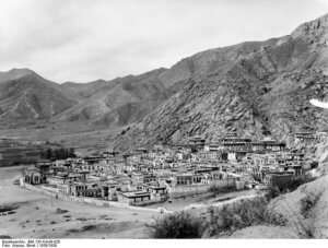 Tibetan Buddhism, Tsongkhapa, Sera Jey Monastery, Tibet